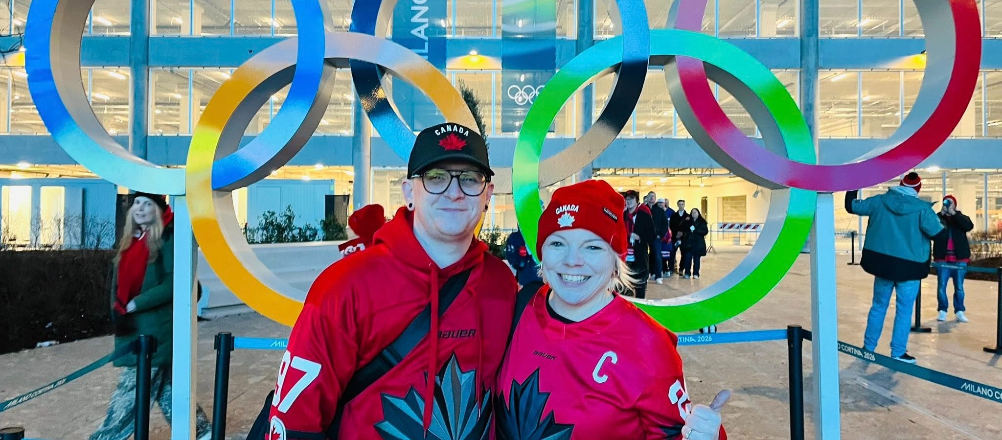 Témoignage : Elle vit LIVE le hockey des Olympiques en Italie! Témoignage : Elle vit LIVE le hockey des Olympiques en Italie!