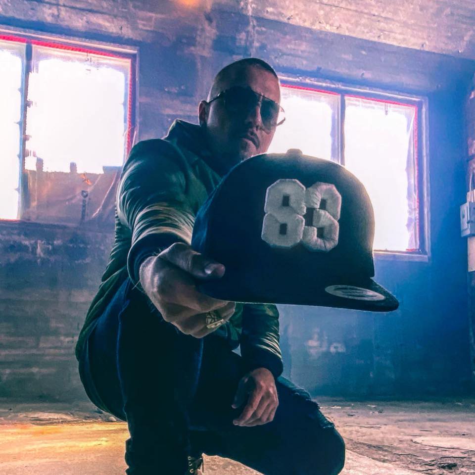 Larry pis sa Gang - T-Mo : On décortique les featurings du nouvel album de Taktika